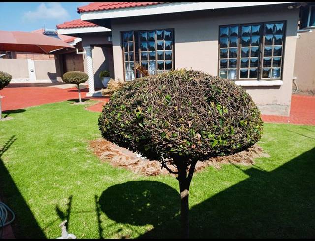 4 BEDROOM HOUSE FOR SALE IN WATERBERRY COUNTRY ESTATE